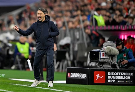 Coach Niko Kovac Borussia Dortmund BVB on the sidelines gesture gesture TV camera, German Classico,