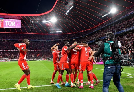 Goal cheers Harry Kane FC Bayern Munich FCB (09) Luis Diaz FC Bayern Munich FCB (14) Jonathan Tah