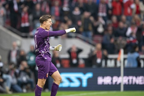 Finn Dahmen (FC Augsburg, goalkeeper, #1), COLOGNE, Germany - OCTOBER 18: During the Bundesliga