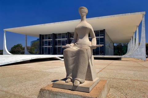 Supremo Tribunal Federal - Escultura de Alfredo Ceschiatti, Brasilia, DF, Brazil