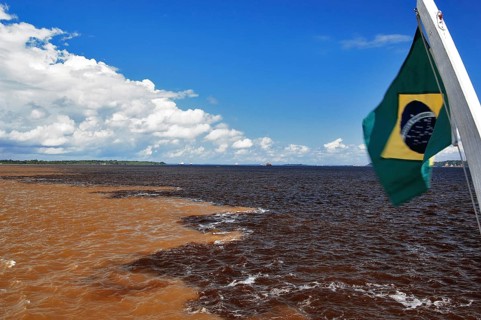 Encontro das águas, Rio Negro e Solimões, Manaus, Amazonas, Brazil