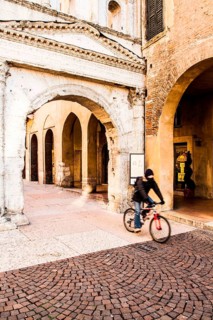 Borsari Gate, an ancient Roman gate built in the 1st century AD. Verona, Province of Verona, Italy.