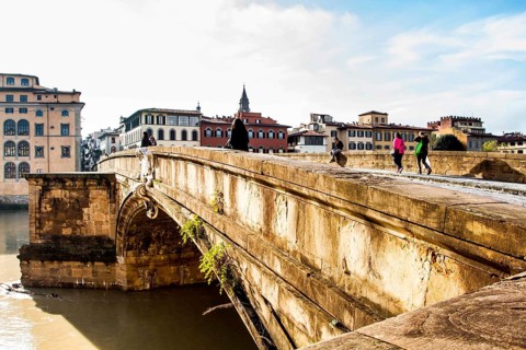 Ponte Santa Trinita (Holy Trinity Bridge), the oldest elliptic arch bridge in the world. Florence,