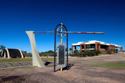 Sun Clock, Araguaia and Government Palace, Girassóis Square, Palmas, Tocantins, Brazil