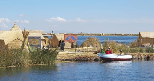 Ilhas flutuantes - Islas Uros - Lago Titicaca - Perú ATENÇÃO: NÃO PODEMOS REPRESENTAR ESSA IMAGEM