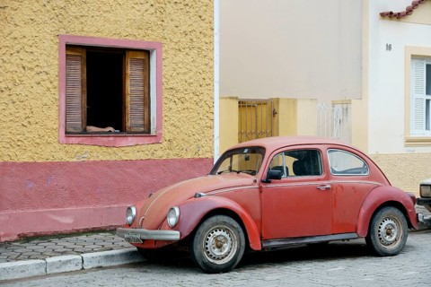 House, Volkswagen bug, 29/12/2009, São Luís do Paraitinga, São Paulo, Brazil
