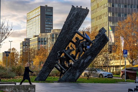 Downtown Essen, Miners' Monument Steile Lagerung, am Europaplatz, high-rise office buildings, at