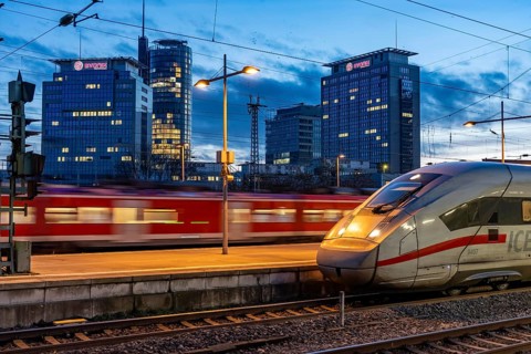 ICE train, S-Bahn, in Essen main station, on the platform, North Rhine-Westphalia, Germany