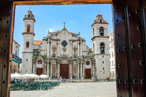 View from through portal Entrance of Museo de Arte Colonial Casa de Don Luis Chacón across Plaza de