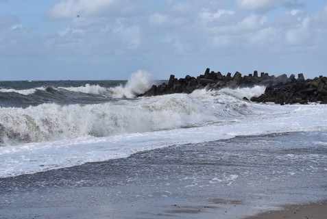 Storm and breakwater, tetrapods, Dolossen on the Danish North Sea, Denmark