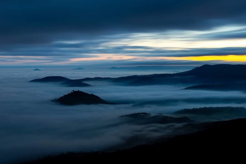 Inversion weather, fog, dawn, autumn, view from Breitenstein to Limburg, Ochsenwang, Swabian Jura,