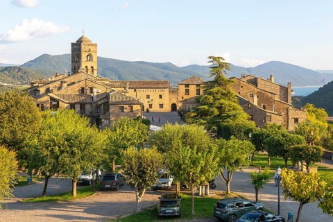 Historic buildings medieval village of Ainsa, Aínsa-Sobrarbe, Huesca province, Aragon, Spain