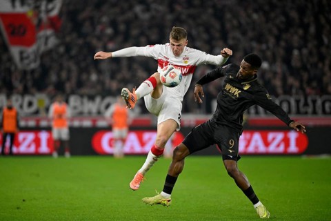 Duel, action Finn Jeltsch VfB Stuttgart (29) against Samuel Essende FC Augsburg FCA (09) MHPArena,