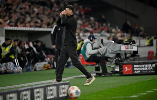 Coach coach Sandro Wagner FC Augsburg FCA gesture on the sidelines disappointed MHParena, MHP Arena