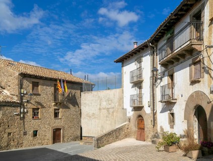 Buildings in the medieval village of Longás, Val d'Onsella, Zaragoza province, Aragon, Spain