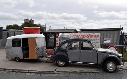 Citroën 2CV with trailer at classic car meetings in Büsum, Schleswig-Holstein, Germany