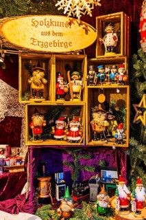 Sales stand with wooden art from the Ore Mountains, Christkindlmarkt, Marienplatz, Munich, Upper