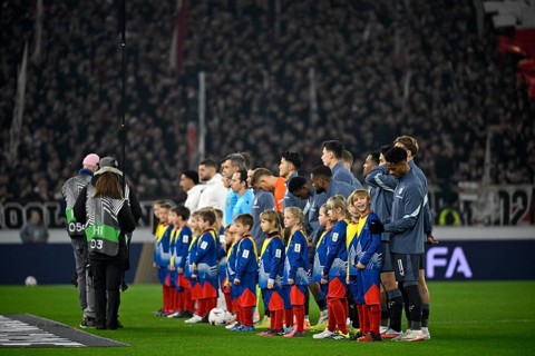 Teams teams take line-up in front of the start of the game, VfB Stuttgart, Feyenoord Rotterdam,