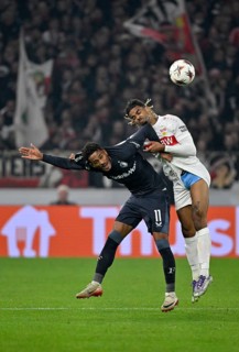 Header duel action Lorenz Assignon VfB Stuttgart (22) against Goncalo Borges Feyenoord Rotterdam
