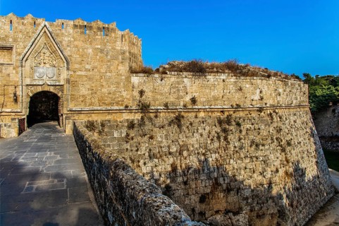 St. John's Gate, city wall up to 12 meters thick with gates enclosing the entire old town, Rhodes
