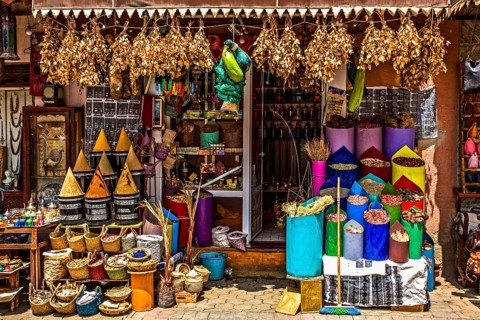 161/Moroccan pharmacy with medicinal herbs