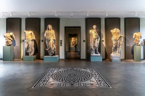 Entrance hall with sculptures and mosaic floors, National Archaeological Museum, Villa Cassis