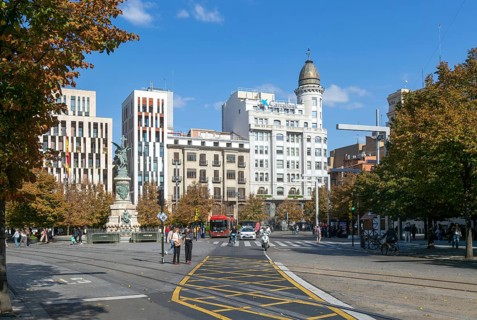 Busy city square and focal point, Plaza de España, city centre of Zaragoza, Aragon, Spain