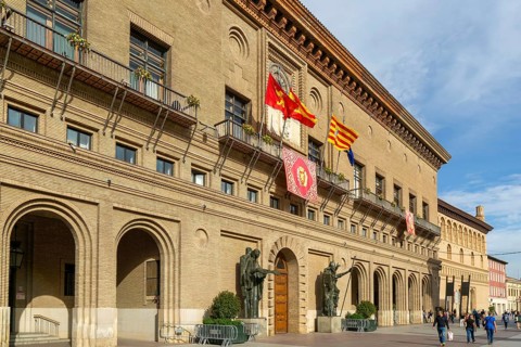 Historic Ayuntamiento city hall building, Plaza del Pilar, city centre of Zaragoza, Aragon, Spain
