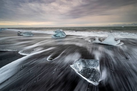 Beach with waves, ice formations, Diamont Beach, Jökulsarlon, Iceland