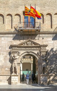Entrance doorway Palacio de los Condes de Morata o de Luna, Zaragoza, Aragon, Spain, Europe now