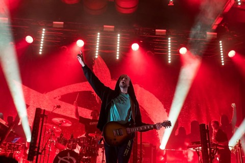 IDOT (Tobias von Kitzing), guitarist from Irie Révoltés live on Irieunion - Le Re-Tour pour une