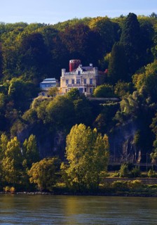 Marienfels Castle with Rhine, former residence of entertainer Thomas Gottschalk, Remagen,