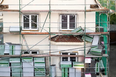 Energetic renovation of an apartment building, renovation of an old building, thermal insulation,