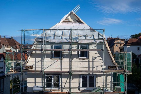 Energetic renovation of an apartment building, renovation of an old building, thermal insulation,