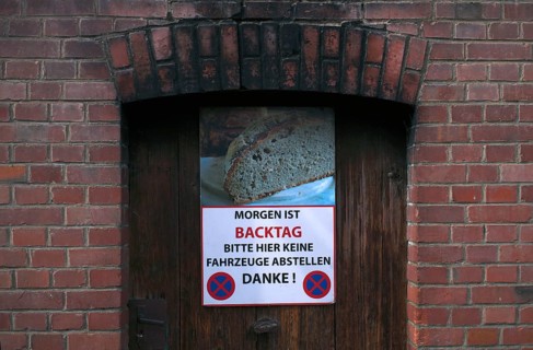 Sign, notice, parking ban, Backhaus der Gemeinde Hof, Oberstenfeld, Bottwartal, Löwensteiner Berge,