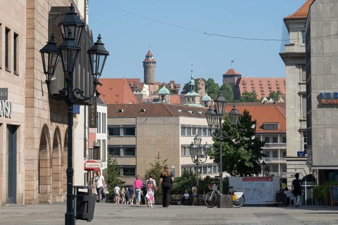 Pedestrian zone, Königstraße, Nuremberg Castle in the back, Kaiserburg, Old Town, Nuremberg, Middle