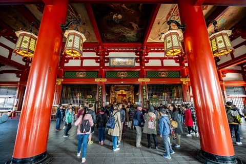 Interior view, Buddhist temple complex, main hall, Asakusa shrine or Senso-ji temple, Asakusa,