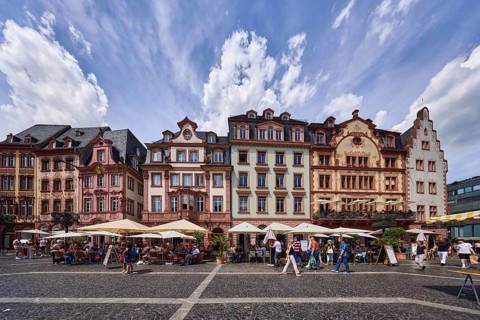 Row of houses, reconstructed historic buildings, outdoor area of a restaurant, Wilma Wunder Mainz