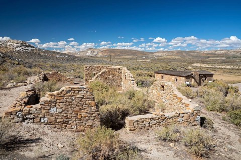 Rock Springs, Wyoming - The Point of Rocks Stagecoach Station, built in 1862 on the Overland Trail.