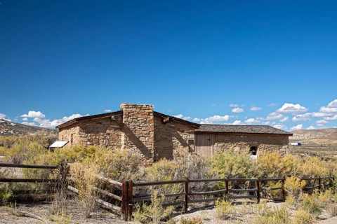 Rock Springs, Wyoming - The Point of Rocks Stagecoach Station, built in 1862 on the Overland Trail.