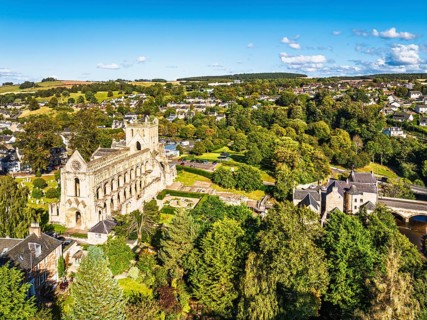 DefauJedburgh Abbey from a drone, Augustinian Abbey, Jedburgh, Scottish Borders, Scotland, UK lt
