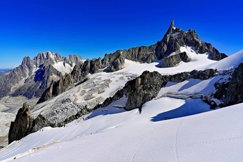 View of the Glacier du Géant from the Télécabine Panorama Railway, behind the Dente del Gigante,