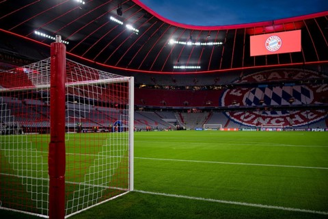 Overview, totals, scoreboard, goal, logo FC Bayern Munich, FCB, blue hour, Champions League,