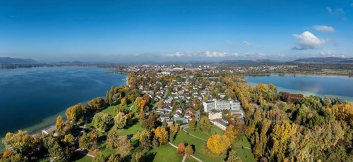 Aerial view, panorama with view over Mettnaupark and the town of Radolfzell am Lake Constance, the
