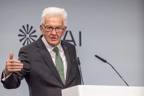 Winfried Kretschmann (Greens), Minister-President of Baden-Württemberg. portrait at the lectern