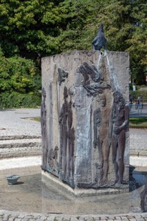 Zanner Brunnen, created by artist Christa Bruder-Schön, installed in 2017 in front of