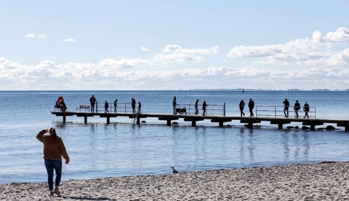 Beach scene on the south beach in sunny autumn weather, Fehmarn island, 18.10.2025, Fehmarn,