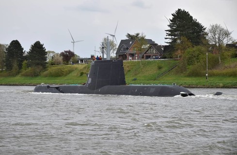 Warship, submarine, submarine TKMS Submarine 01 sails in the Kiel Canal, Schleswig-Holstein,