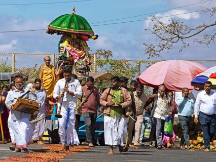 Puja at the Chamundeswar Hindu Temple on Chamundi Hill, Mysore or Mysore, Karnataka, India