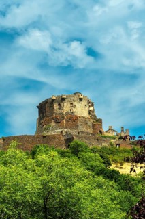 Murol castle, Murol built on a basalt promontory in the 13th century. Auvergne Volcanoes Natural